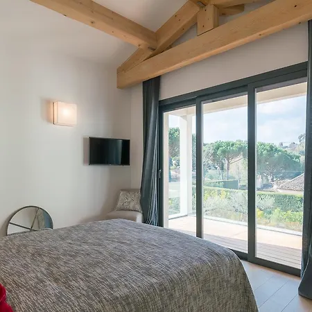 Villa 27 *